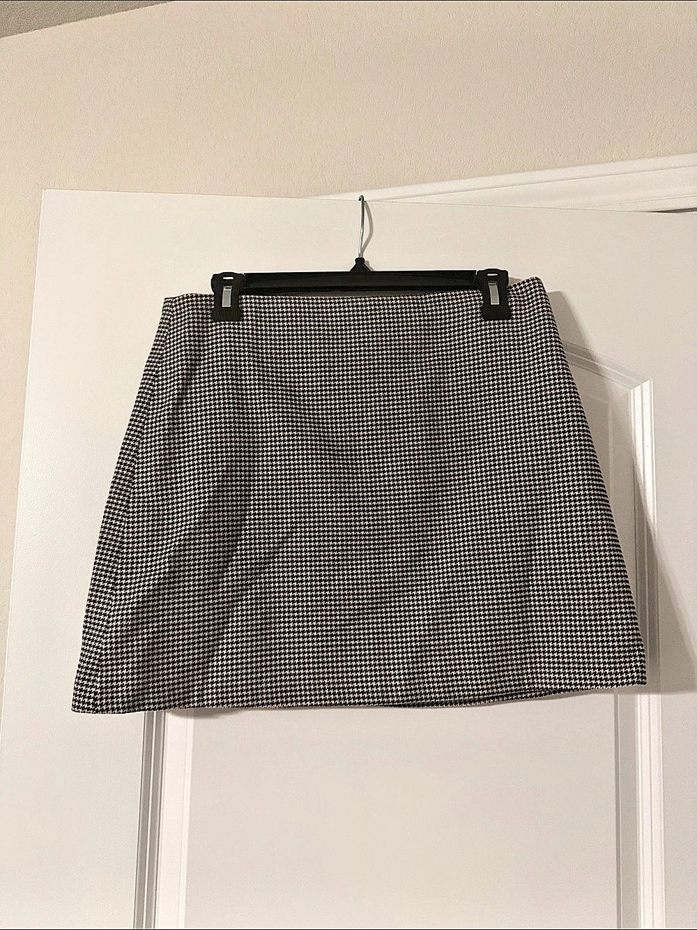H&M Houndstooth Mini Skirt A-Line Skirt in Black & White Size 8